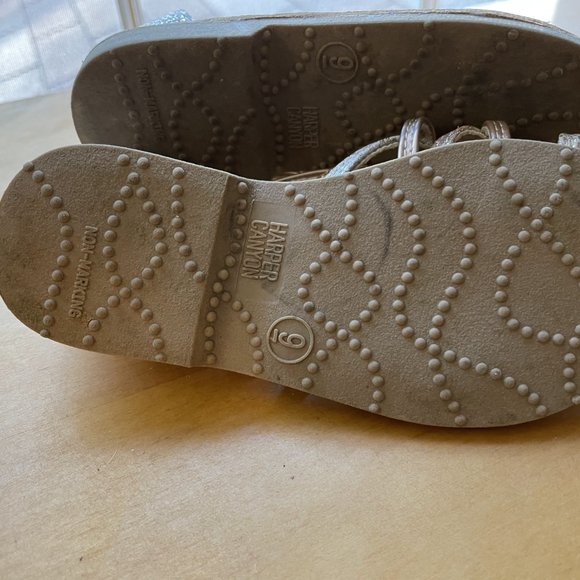 Never Worn! Harper Canyon Strappy Toddler Girls' Gold Sandals Size 9 - Picture 4 of 4